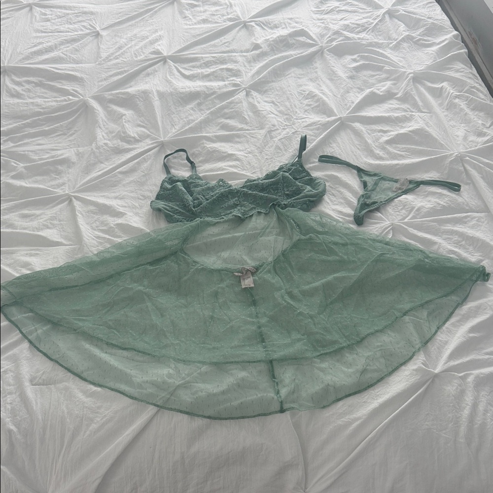 Victoria's Secret Sheer Lace Babydoll Chemise w/ Matching Thong Sage Green SZ S